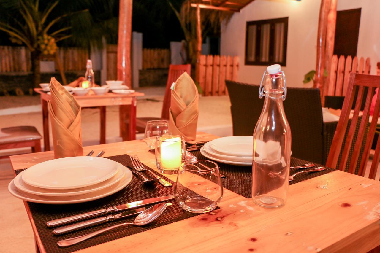 The Castaway Retreat Hotel Feridhoo Buitenkant foto